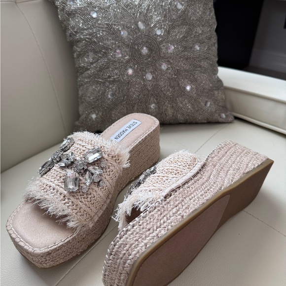 NWT Steve Madden Platform Rhinestone Sandals - Picture 2 of 5